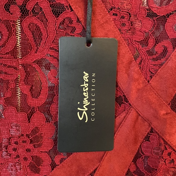 Red romper shorts - Picture 4 of 4